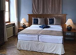 noc pro dva vromantick� hotel
